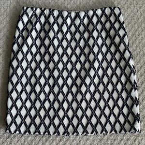 J. McLaughlin Navy Blue/Ivory Geometric Print Skirt Size 14 Office Collegiate